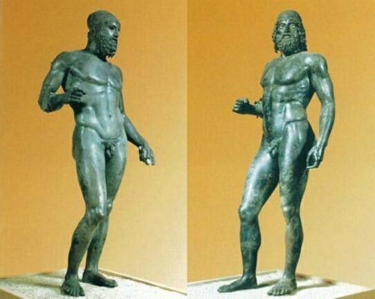 Bronzi di Riace, un testimone a “Le Iene”: «C’era una terza statua. Fu venduta a Roma»