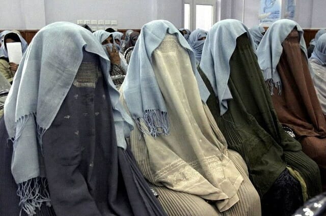 No ai burqa nei luoghi pubblici, il via libera della Corte d’Appello