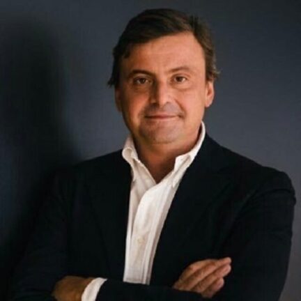 Calenda lancia il suo nuovo partito: “Lo presenteremo il 21 novembre”