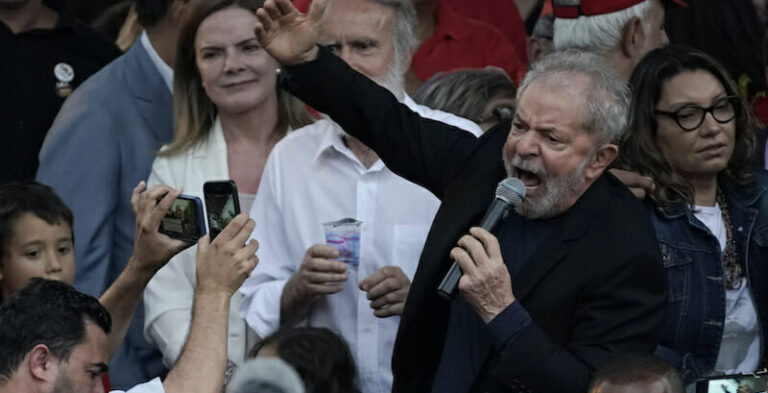 L’ex presidente brasiliano Luiz Inàcio Lula da Silva è uscito di prigione