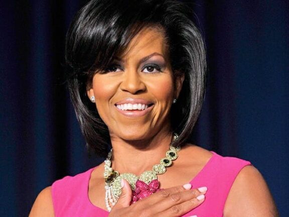 Elezioni Michelle Obama: “Potrebbe candidarsi come presidente”