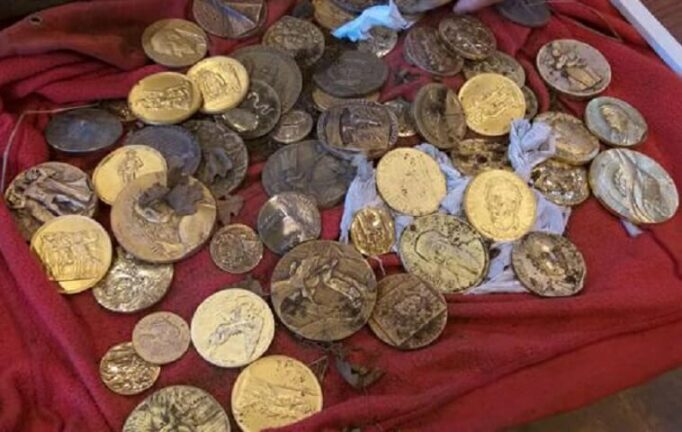 Ritrovate monete rubate museo Aretino