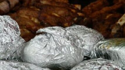 L’allarme del Ministero della Salute: “Non usate l’alluminio per avvolgere cibo per i bimbi”