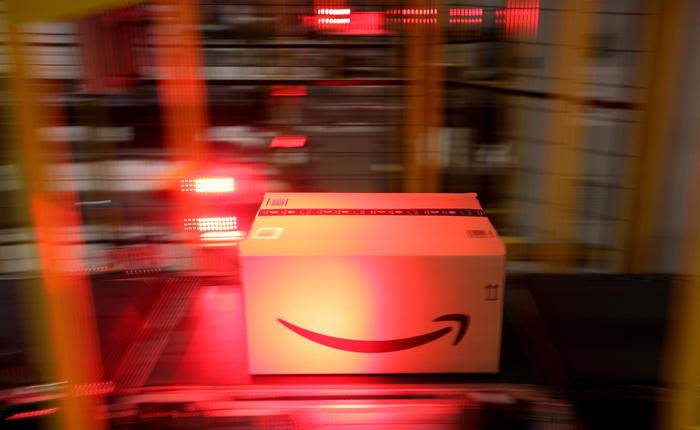 Amazon, mezzo miliardo acquisti a Natale