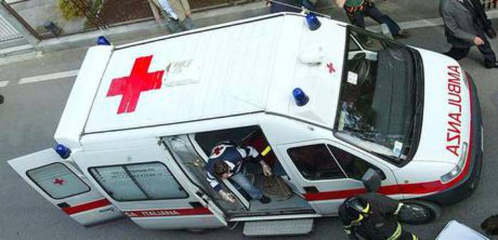 Milano: tram contro pulmino, 3 feriti