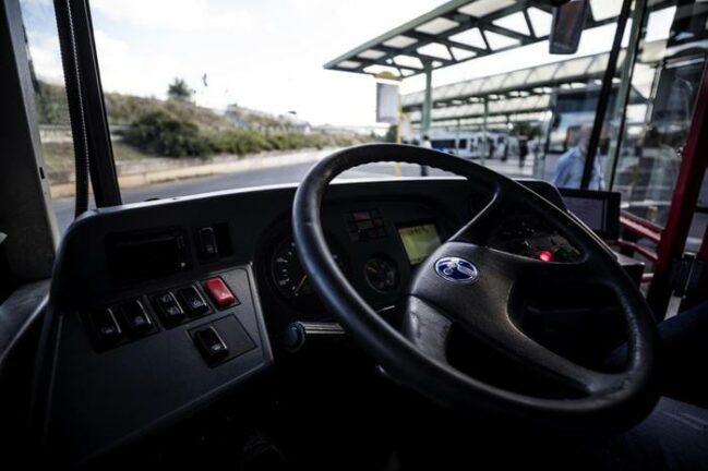 Notte di caos in gita a Praga: autista esausto, studenti hanno visitato la città a piedi