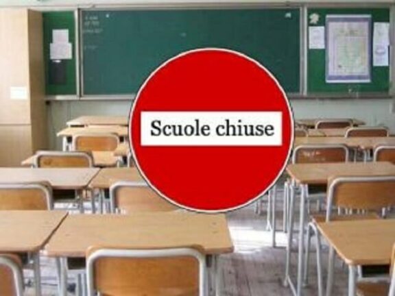 Campania: prorogata la chiusura delle scuole fino al 7 dicembre 2020