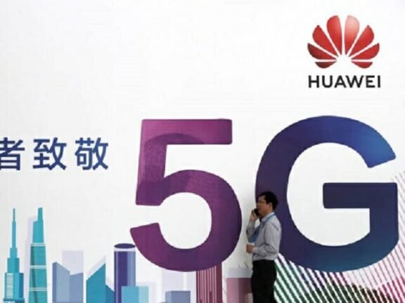 Telefoni Huawei alla Difesa: il ministero è dovuto ​correre a sostituirli