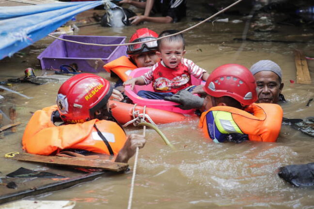 Indonesia: alluvione Giacarta, 29 morti