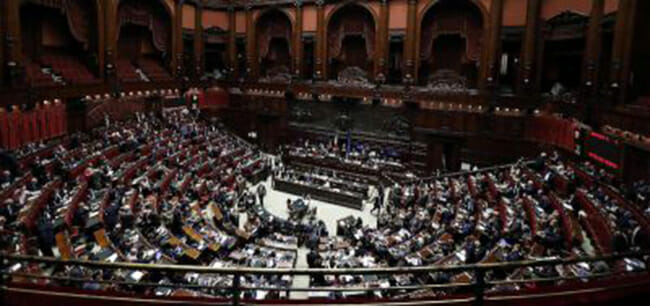 Roma: presentate le firme per il referendum contro taglio parlamentari