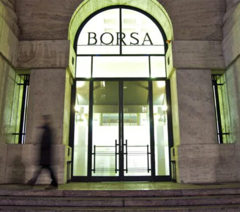 Borsa: Milano apre in forte ribasso