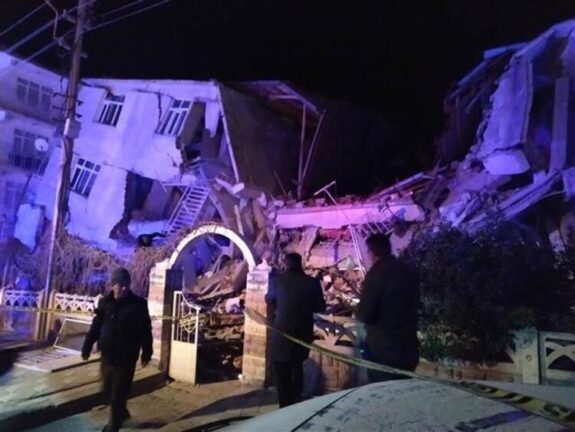 Turchia: sale a 29 il numero dei morti per il terremoto