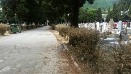 Operaio si fa fotografare con il cadavere in decomposizione