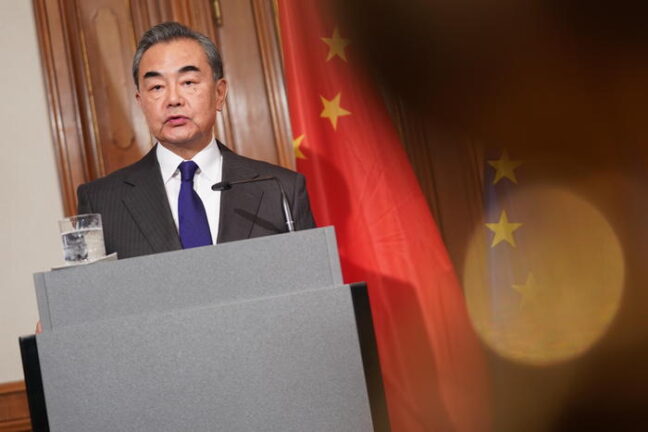 Storico incontro ministri Cina e Santa Sede