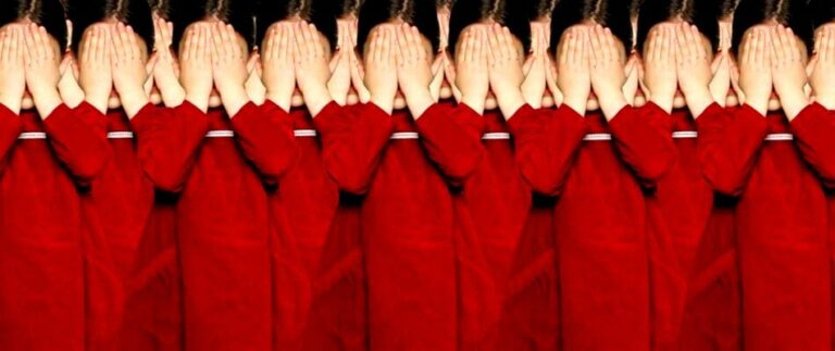 Truffate da avvocato: tre sorelle si suicidano a poche ore di distanza Truffate da avvocato: tre sorelle si suicidano a poche ore di distanza