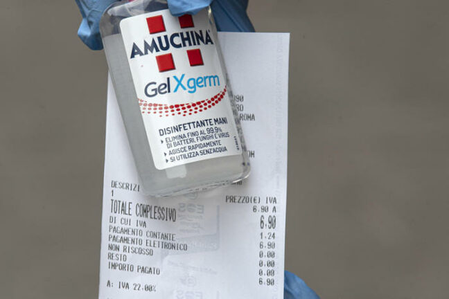 Gel a prezzi alti, denunciato farmacista