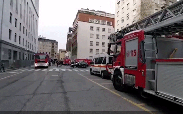 Milano: in fiamme un piano del Palagiustizia, pompieri sul posto