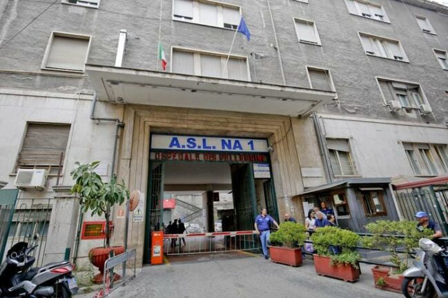 Tenta rapina a carabiniere, muore 15enne a Napoli