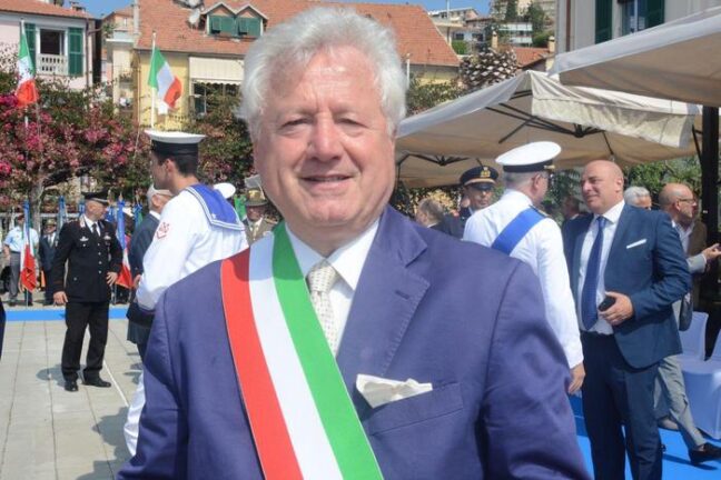 Sindaco, stracci le mascherine dalla Protezione Civile