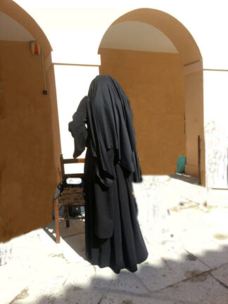 Suore, rosario con megafoni e vespri Fb