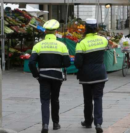 Milano, bufera sulla Polizia Locale: arrestati 5 vigili per arresto illegale, peculato e falso