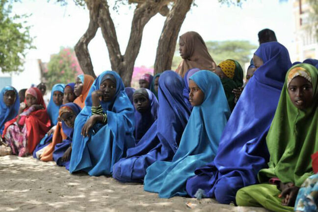 Shock in Somalia, stuprate due bimbe