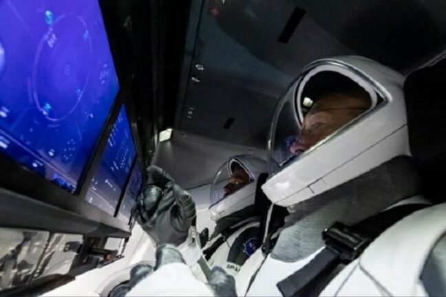 SpaceX sta per lanciare 2 astronauti nello spazio: Musk a un passo dalla storia