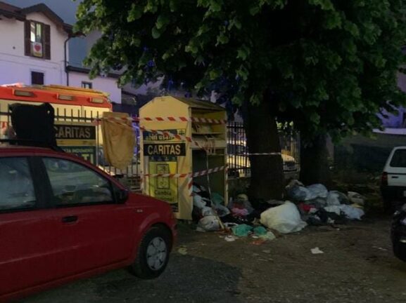 Bergamo, bimbo di 10 anni schiacciato in un cassonetto: è gravissimo