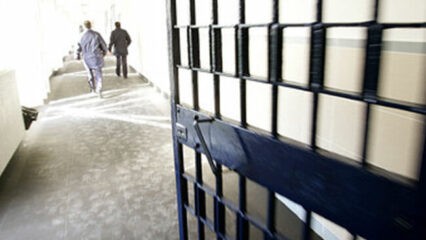 Rebibbia: detenuto si toglie la vita impiccandosi