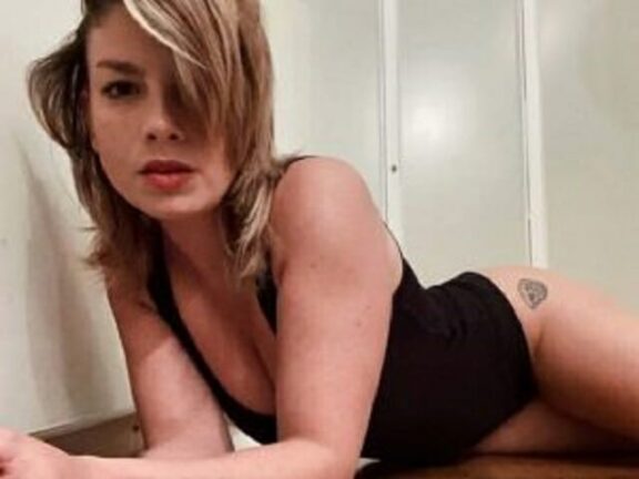 Emma Marrone follia ad alto tasso erotico per gli azzurri