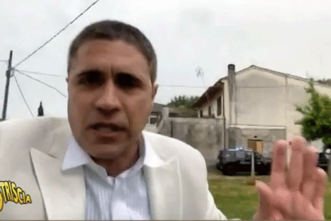 Aggrediti Moreno Morello e troupe di Striscia: “Presi a pugni, minacciati con sassi e bastoni”