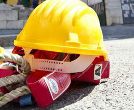 Incidente sul lavoro: operaio 52enne cade da impalcatura e muore