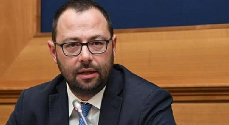 Patuanelli: “Assurdo responsabilità penale azienda per contagio” Patuanelli: “Assurdo responsabilità penale azienda per contagio”