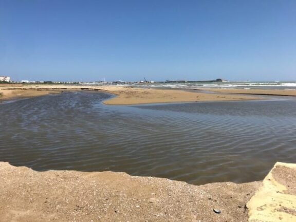 Tratto spiaggia Rio-Vivo cancellata da esondazione torrente