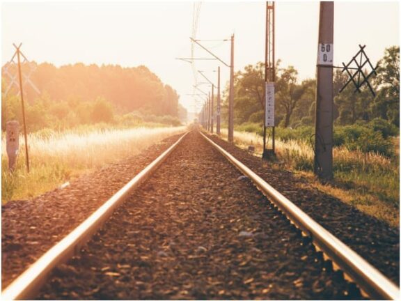 Roma, treno regionale urta mezzo di servizio: feriti due operai e i macchinisti