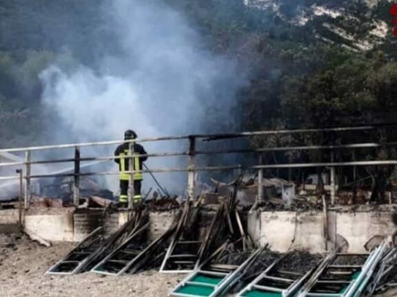 Liguria. Incendio allo stabilimento Spiaggia Bonetti