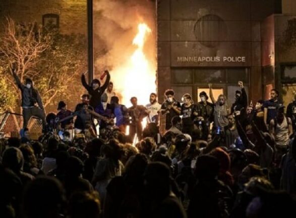 USA: militari pronti a intervenire contro le rivolte