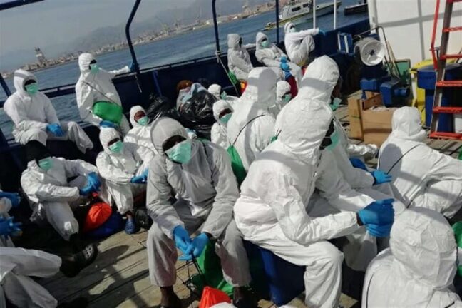 Porto Empedocle, quarantena finita per 106 migranti. Lo sbarco