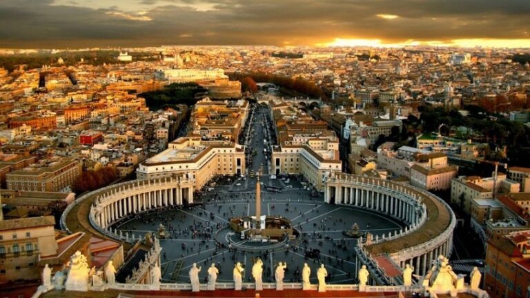 Lo scandalo Vaticano si allarga: dall’estorsione ai conto correnti congelati