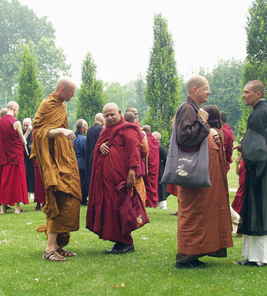 Buddisti: finanziate 126 associazioni con 1 milione e 125 mila euro