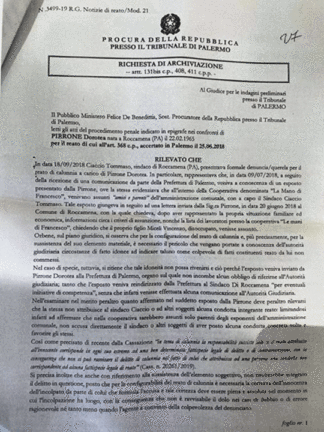 Vedova con figlio disoccupato chiede aiuto, il sindaco la denuncia per calunnia