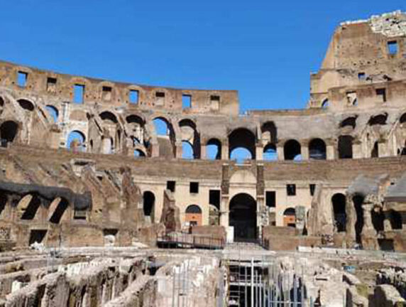 Riapre il Colosseo, “segno di speranza e rinascita”