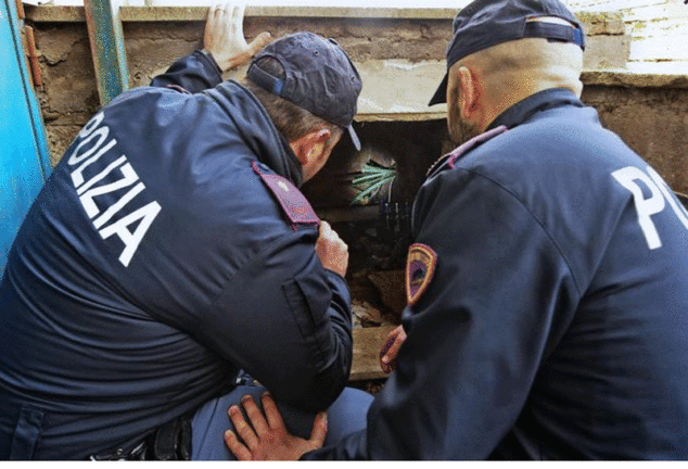 A colpi di spranga per rubare rame, quattro arresti a Ivrea