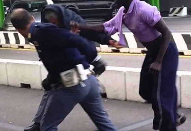 Agrigento e Palermo, migranti in quarantena fuggono dai centri