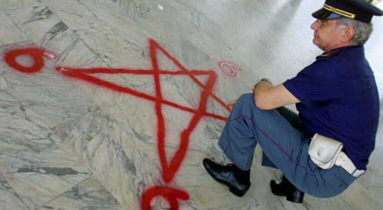 Firenze, stupri di gruppo: arrestato capo di una setta satanica Firenze, stupri di gruppo: arrestato capo di una setta satanica