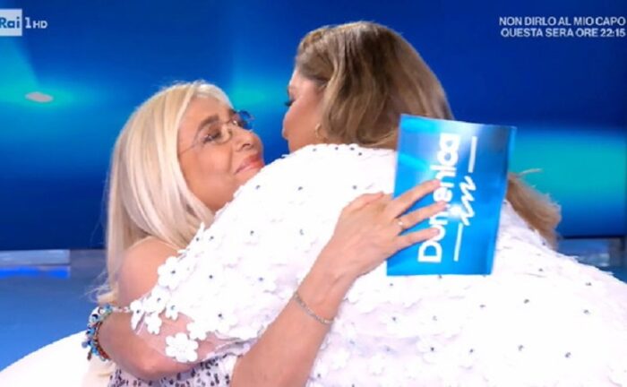 Il dolore di Romina Power dalla Venier, che finisce in lacrime