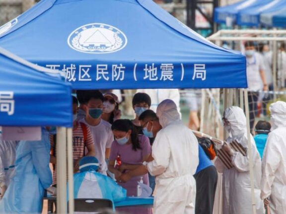 Beijing registers new Covid cases and locks itself