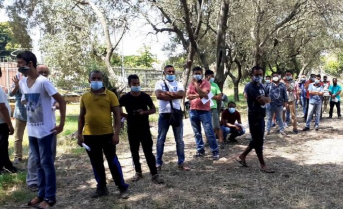 Ancora infetti tra i bengalesi: terrore per i controlli flop