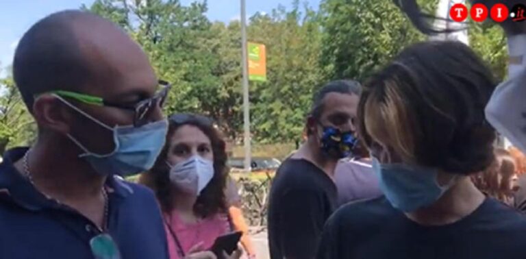 Figlio 15enne di Lucarelli contesta Salvini, identificato