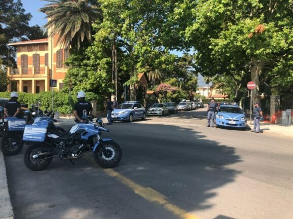 Palermo: la Polizia arresta due borseggiatori, già pregiudicati